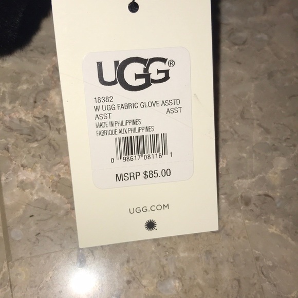 Last One!!!! Ugg Touch Screen Compatible Gloves - Picture 6 of 6